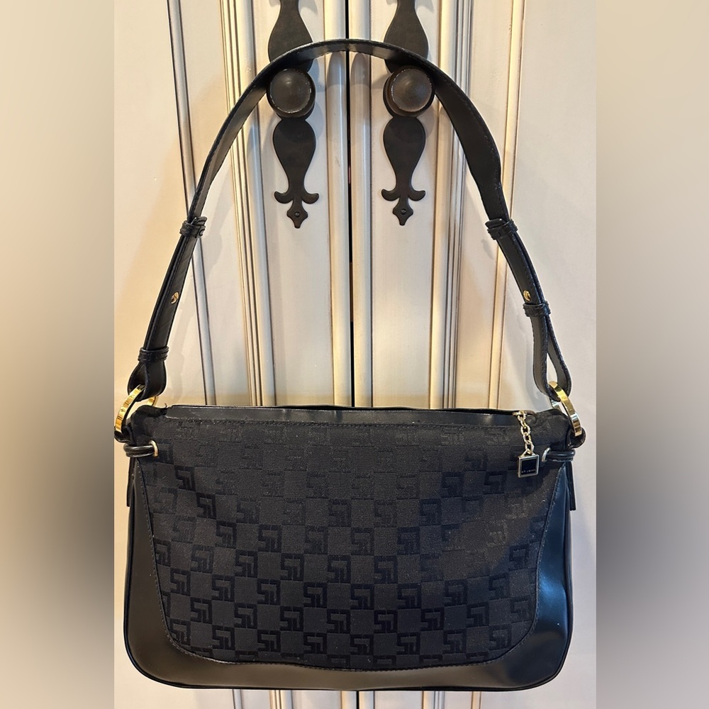St. John black nylon and leather handbag in Great Condition